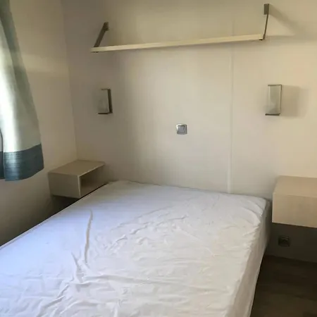 Spacieux Avec Piscine Partagée à Châteauneuf-de-galaure * Chateauneuf-de-Galaure
