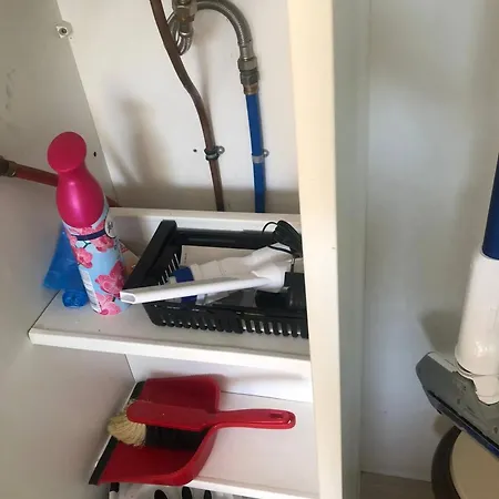 Spacieux Avec Piscine Partagée à Châteauneuf-de-galaure Hébergement de vacances