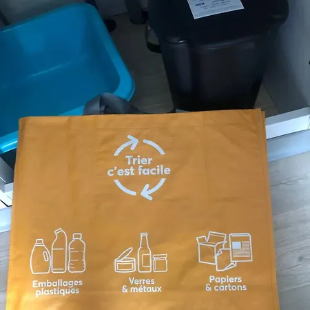Сasa de vacaciones Spacieux Avec Piscine Partagée à Châteauneuf-de-galaure *
