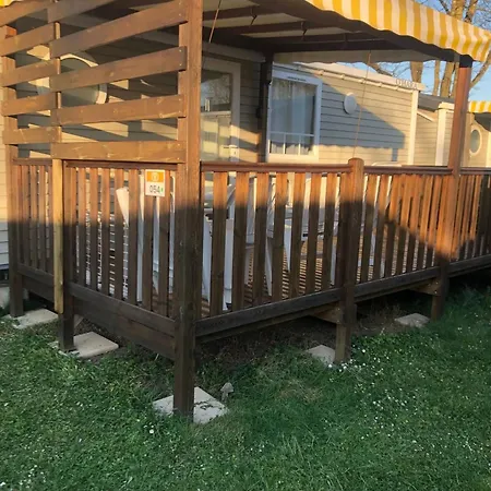 Spacieux Avec Piscine Partagée à Châteauneuf-de-galaure * Chateauneuf-de-Galaure