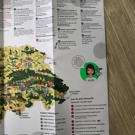 Hébergement de vacances Spacieux Avec Piscine Partagée à Châteauneuf-de-galaure