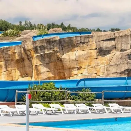 Spacieux Avec Piscine Partagee A 度假居 *