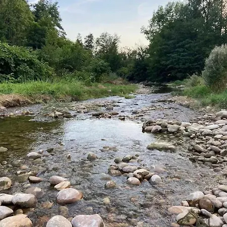 Сasa de vacaciones Spacieux Avec Piscine Partagée à Châteauneuf-de-galaure *