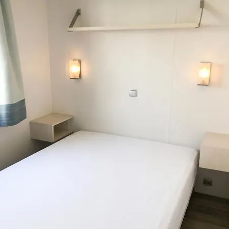 Spacieux Avec Piscine Partagée à Châteauneuf-de-galaure Сasa de vacaciones