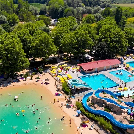 Spacieux Avec Piscine Partagée à Châteauneuf-de-galaure Сasa de vacaciones