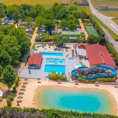 Spacieux Avec Piscine Partagée à Châteauneuf-de-galaure * Chateauneuf-de-Galaure