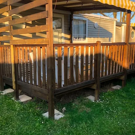 Сasa de vacaciones Spacieux Avec Piscine Partagée à Châteauneuf-de-galaure Chateauneuf-de-Galaure