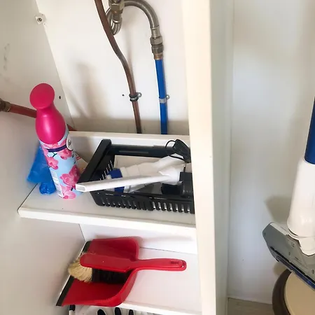 Spacieux Avec Piscine Partagée à Châteauneuf-de-galaure